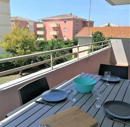 Au Petit Bonheur, Centre St-raphael, 8min A Pied